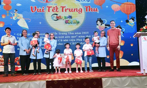 Thiên Tân Group - Quảng Ngãi: Tổ chức chương trình trao học bổng “Chân trời ước mơ” năm thứ 15