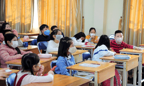 Thầy giáo Nghệ An đi cùng xe với bệnh nhân COVID-19 âm tính lần 1, học sinh trở lại học bình thường