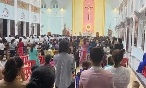 Hà Tĩnh: Xử phạt linh mục tổ chức hành lễ đông người