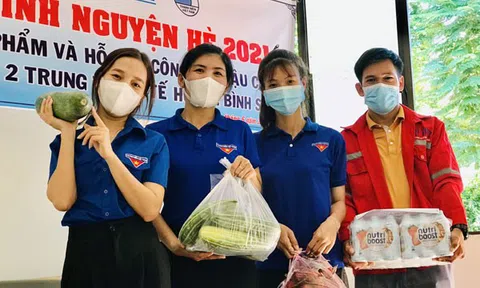 Quảng Ngãi: Bạn trẻ tình nguyện nấu cơm phục vụ khu cách ly