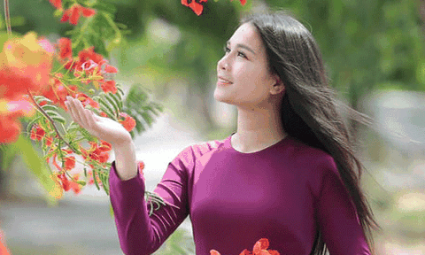 Cô gái xứ Nghệ gây bão cộng đồng mạng với ca khúc “Việt Nam ta chống dịch Corona”