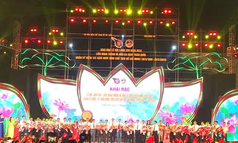 Khai mạc Lễ hội làng Sen - Liên hoan Tuồng và Dân ca kịch toàn quốc năm 2022