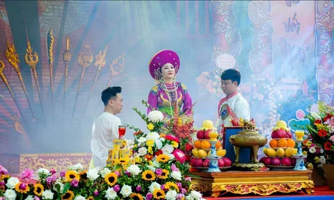 Liên hoan thực hành Tín ngưỡng thờ mẫu Tam - Tứ phủ của người Việt tại đền Quan Hoàng Mười tổ chức tại Nghệ An