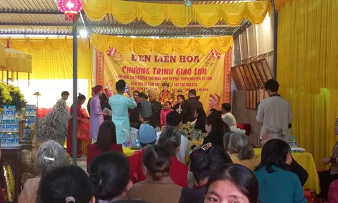 Điện Liên Hoa (Hương Khê - Hà Tĩnh): Tổ chức Chương trình Giao lưu Thực hành tín ngưỡng thờ Mẫu Tam phủ và trao quà từ thiện