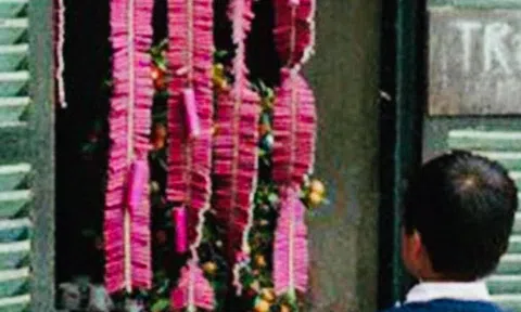 Chợ tết ngày hai bẩy