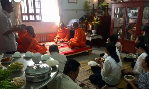 Vai trò các vị “À Cha” trong đời sống văn hóa của bà con Khmer