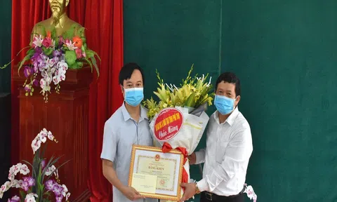 Phú Thọ: Bộ GD - ĐT tặng Bằng khen cho thầy giáo Phùng Anh Tuấn cứu 3 người đuối nước.sông Hồng