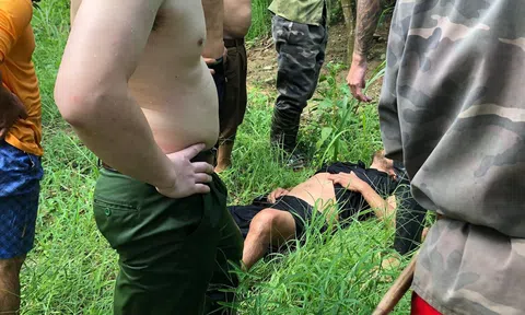 Tuyên Quang: Phó Trưởng Công an xã Kiến Thiết (Yên Sơn) dũng cảm cứu dân thoát khỏi lũ dữ