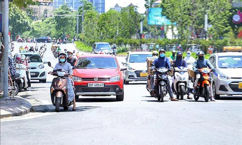 Bắc Bộ và Trung Bộ nắng nóng, có nơi nắng nóng gay gắt, Tây Nguyên - Nam Bộ chiều tối mưa dông rải rác