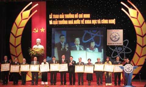 Lập hội đồng xét tặng Giải thưởng Hồ Chí Minh, Giải thưởng Nhà nước về KHCN