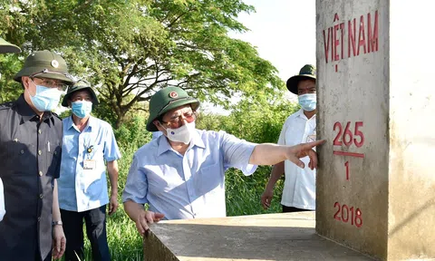 Hết lòng, hết sức vì đất nước, vì nhân dân