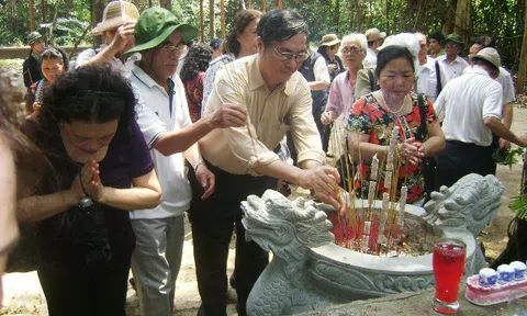 Kỷ niệm 74 năm Ngày thương binh liệt sĩ (27/7): Đạo lý “Uống nước nhớ nguồn” và nghĩa “đồng bào” - Nét đẹp nhân văn của người Việt