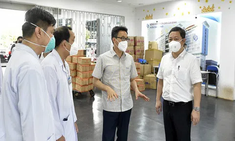 Dồn sức điều trị, tiêm chủng ở TP Hồ Chí Minh