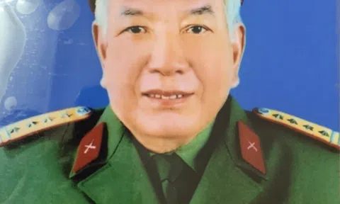 Đạo diễn phim "Người Hàm Rồng" -  Đại tá NSUT Lê Lâm về với tiên tổ