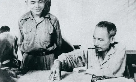 Kỷ niệm 110 năm Ngày sinh Đại tướng Võ Nguyên Giáp: Người lữ hành xuyên thế kỷ