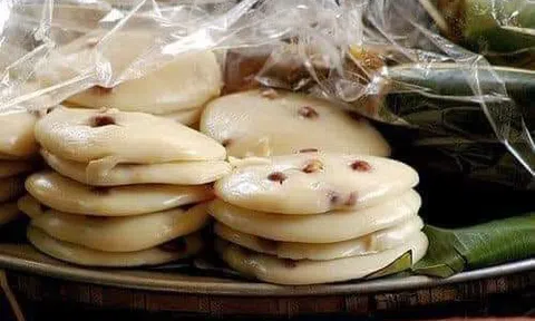 Bánh đúc nấu vôi