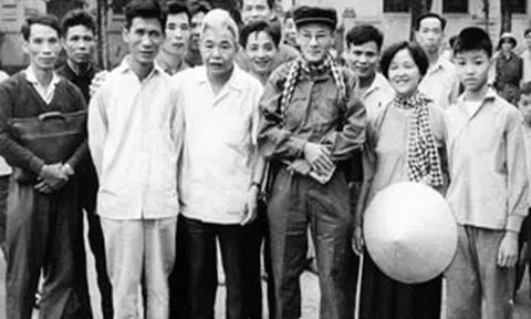 Kỷ niệm 76 năm Cách mạng Tháng Tám và Quốc Khánh 2/9:  Bác Hồ trong tâm một trí thưc Viều kiều