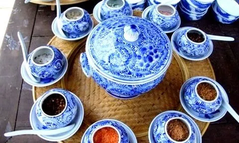 Chén muối ớt...