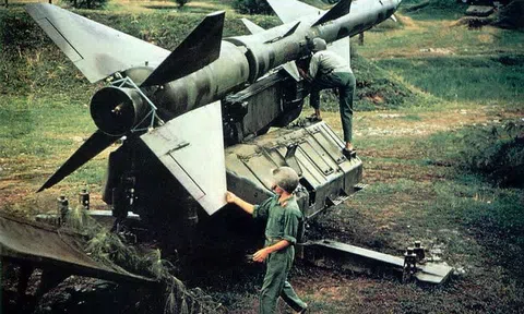 "Khách đến còn nhiều, chú ý tiết kiệm gạo"