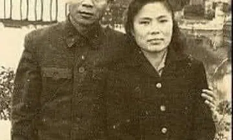 Đám cưới " không một bát nước lã" của tướng Hoàng Đan