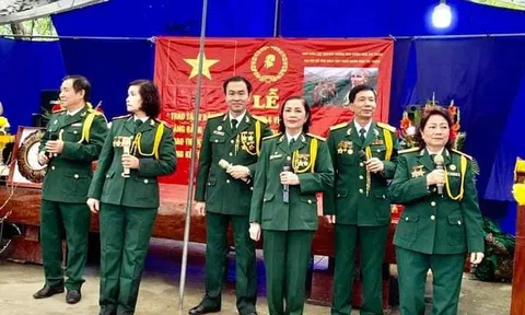 Hoạt động hỗ trợ gia đình liệt sỹ Quân khu Trị Thiên