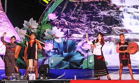 Khánh Hòa: Cam Ranh giữ bản sắc trang phục truyền thống của đồng bào dân tộc