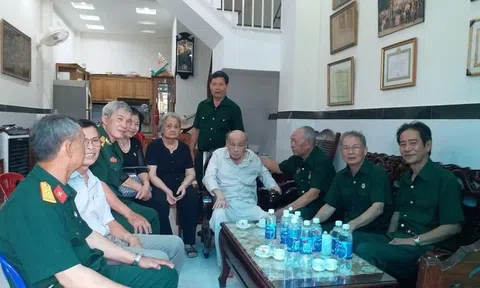 Người Trung đoàn trưởng quý mến