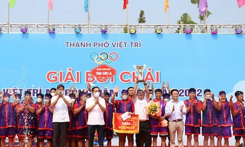 Phú Thọ: Đội chải huyện Quỳnh Nhai (Sơn La) đoạt giải Nhất giải Bơi chải TP Việt Trì mở rộng năm 2022