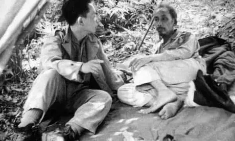 "Chú Văn ạ, làm cách mạng là phải dĩ công vi thượng"