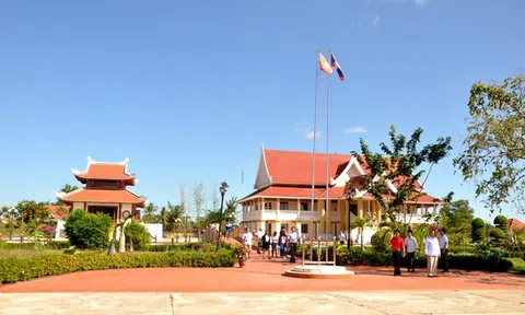 Nguyễn Ái Quốc - Thầu Chín từng hoạt động cách mạng ở Lào                                             