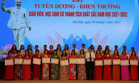 Yên Bái: Tuyên dương giáo viên, học sinh có thành tích xuất sắc