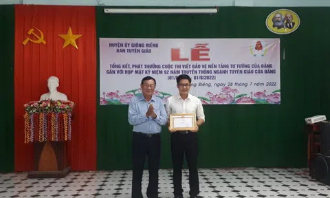 Kiên Giang: Giồng Riềng trao giải Cuộc thi “Bảo vệ nền tảng tư tưởng của Đảng”