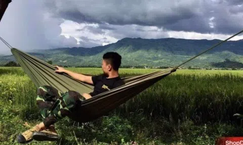 Làng ven sông