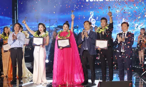 Ngôi Quán quân Sao Mai 2022 là 3 thí sinh Lan Quỳnh, Minh Ngọc, Trịnh Văn Núi