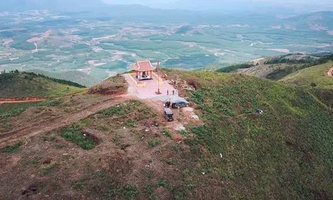 Đỉnh cao không còn hoang vắng