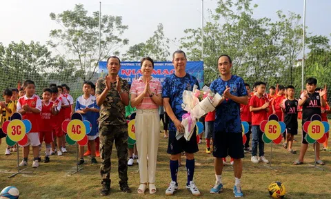 Phú Thọ: Khai mạc Giải bóng đá thiếu niên, nhi đồng Trường Tiểu học Minh Phương