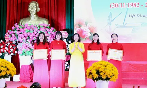 Phú Thọ: Trường THCS Văn Lang (Việt Trì) tri ân, tôn vinh các thế hệ nhà giáo