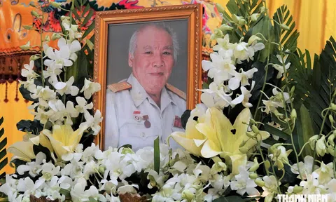 Đại tá Bùi Tùng - Người thảo lời đầu hàng vô điều kiện của Tổng thống Dương Văn Minh, qua đời ở tuổi 94