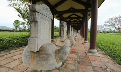 Văn miếu Huế thu hút du khách