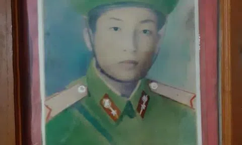 Người lấy thân mình nối đường dây thông tin đầu tiên
