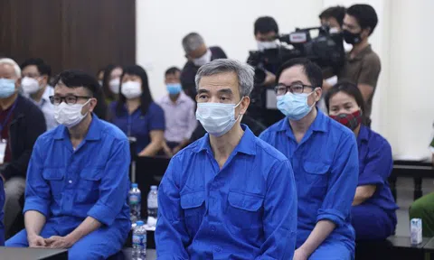 Cựu Giám đốc Bệnh viện tim Hà Nội Nguyễn Quang Tuấn bị án 3 năm tù, không bị cấm hành nghề