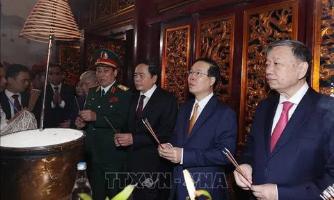 Thành kính dâng hương Giỗ Tổ tưởng niệm các Vua Hùng - Cầu mong quốc thái, dân an, vạn đại trường tồn