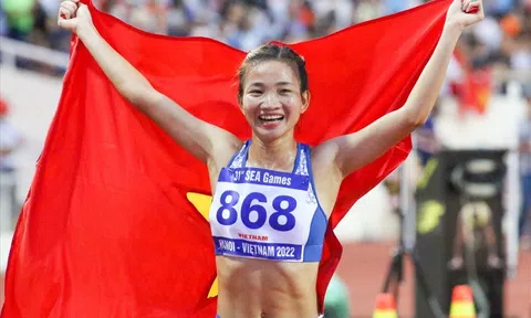 VĐV điền kinh Nguyễn Thị Oanh lập kỷ lục vô đối tại SEA Games 32