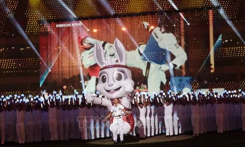 Ấn tượng bế mạc SEA Games 32 tại Campuchia, hẹn gặp lại  SEA Games 33 ở Thái Lan