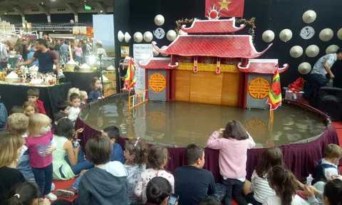 Hà Nội: Múa rối nước thu nhỏ của nghệ nhân Phan Thanh Liêm tái hấp dẫn du khách