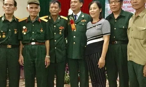 Một mình vào hang bắt cọp