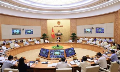 Thủ tướng: Khó khăn, thách thức vẫn còn nhiều, cần tập trung tháo gỡ trong 6 tháng cuối năm