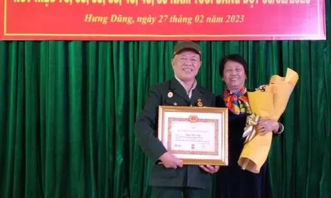 Sao lại không viết về ngoại của các con ?