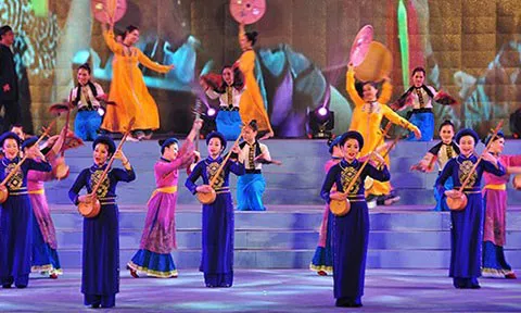 Di sản có được mang đi biểu diễn không ?