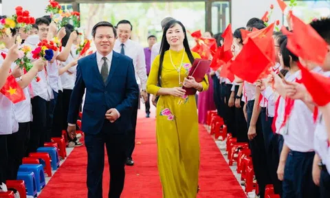 Phú Thọ: Trường THCS Văn Lang (TP Việt Trì) “Đoàn kết, kỷ cương, sáng tạo, tiếp tục đổi mới, nâng cao chất lượng GD&ĐT"